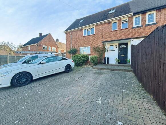 4 bed property, in *Investors Only* Hythe, £375,000