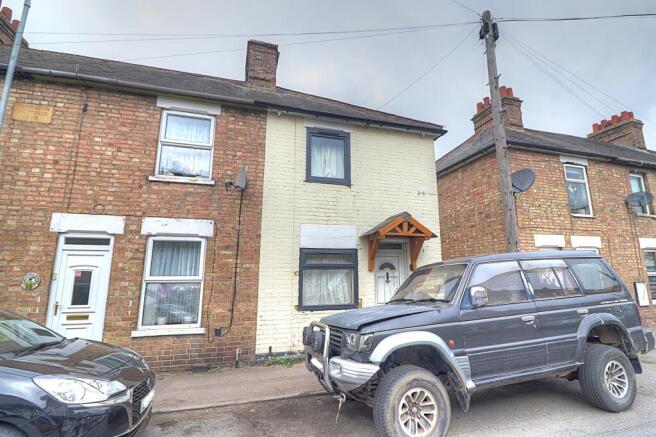 2 bed property, in Burnsfield Street, £120,000