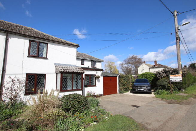 4 bed property, in Row Heath House, £350,000