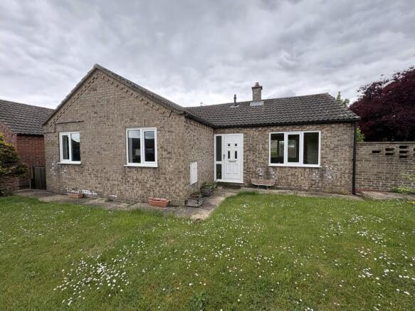 3 bed property, in 241 Lovell Gardens, £160,000