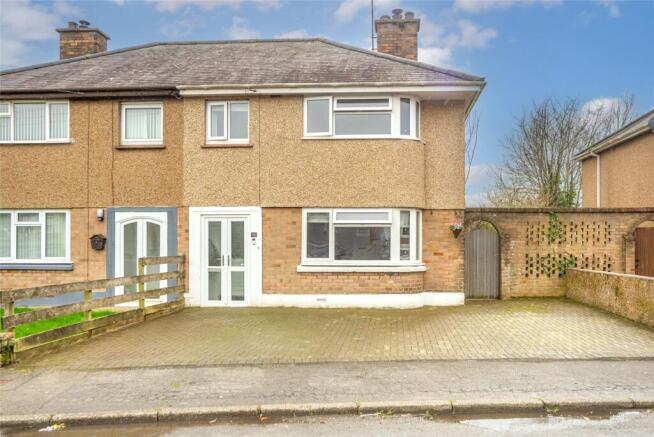 3 bed property, in Lon Arfon, £200,000