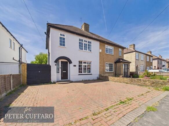 3 bed property, in Crossfield Road, £535,000