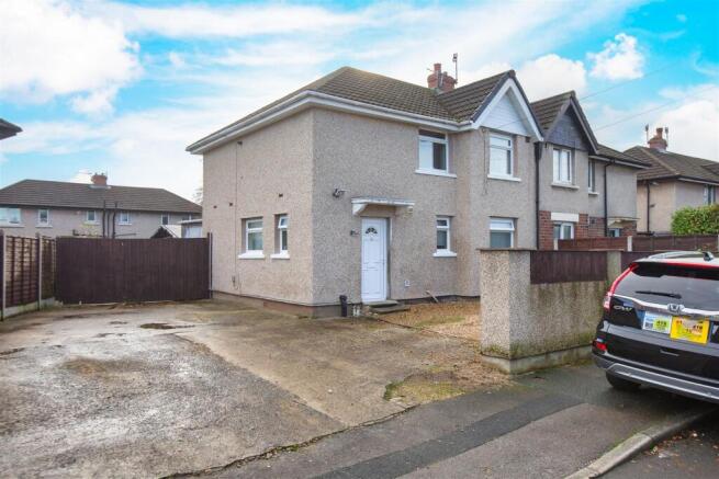 3 bed property, in Harcourt Road, £180,000