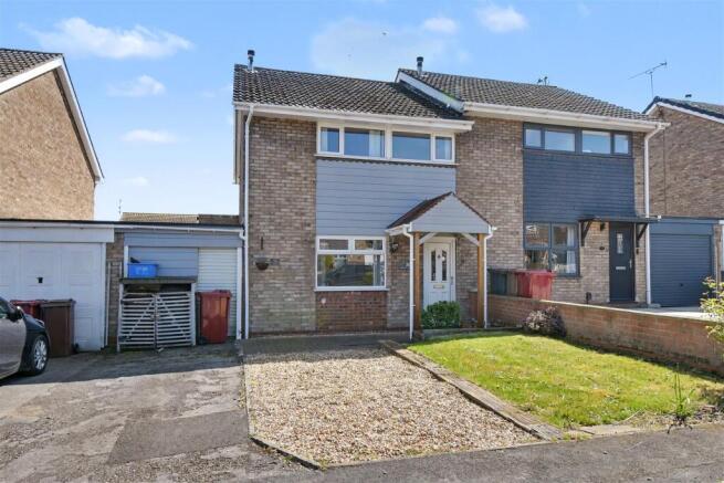 3 bed property, in St. Bernard Close, £165,000