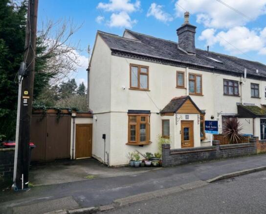 3 bed property, in Castle Road, £294,000