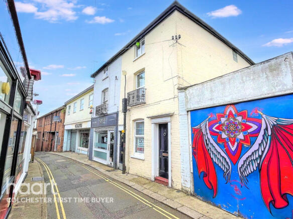 2 bed property, in Church Walk, £120,000