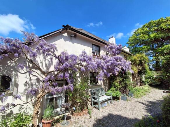 4 bed property, in Langdon, £475,000