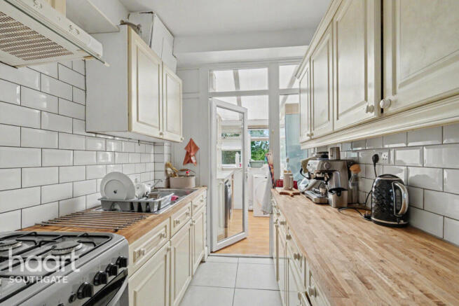 3 bed property, in Hampden Way, £650,000