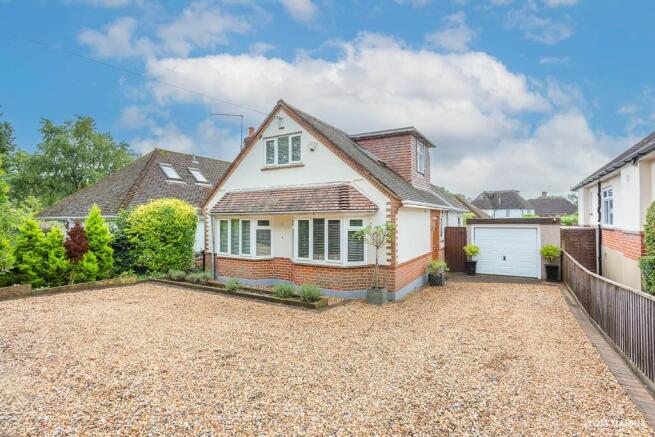 4 bed property, in Hurn Road, £550,000