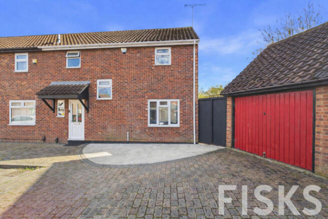 3 bed property, in Burgundy Gardens, £350,000
