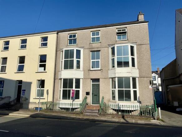 9 bed property, in Holyhead Road, £571,000