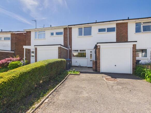 3 bed property, in Barnmead, £450,000