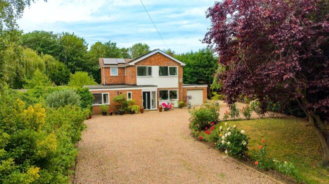 4 bed property, in The Drove, £400,000