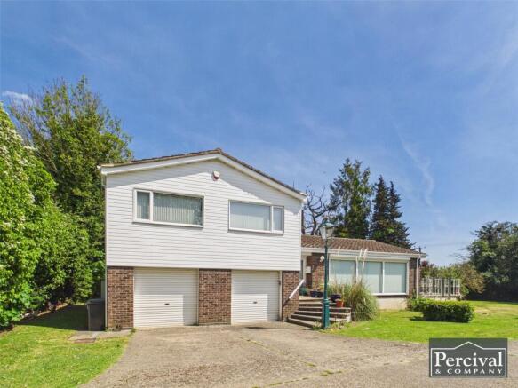 4 bed property, in Ernalds Close, £720,000