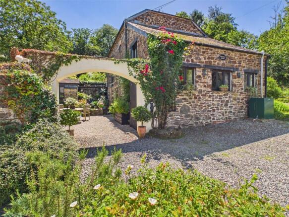 3 bed property, in St. Giles-On-The-Heath, £499,950