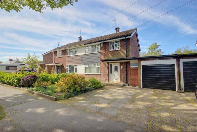 3 bed property, in The Leases, £299,950
