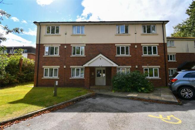 2 bed property, in Bidston Road, £160,000