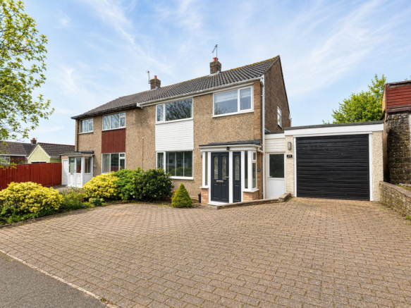 3 bed property, in Sandringham Road, £350,000