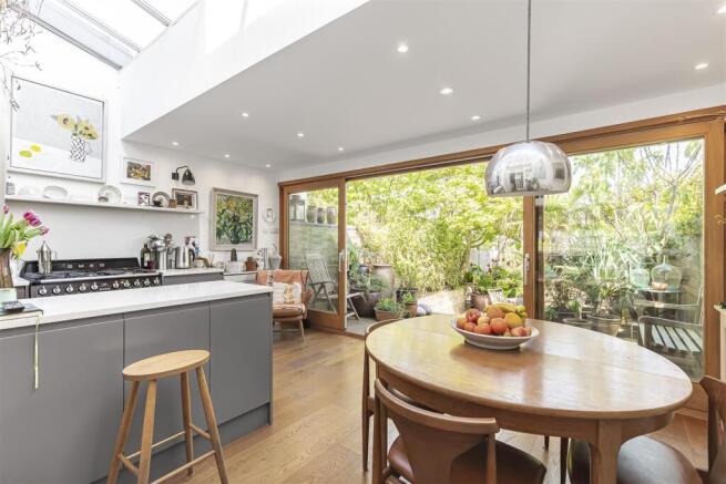 3 bed property, in Muirdown Avenue, £1,300,000