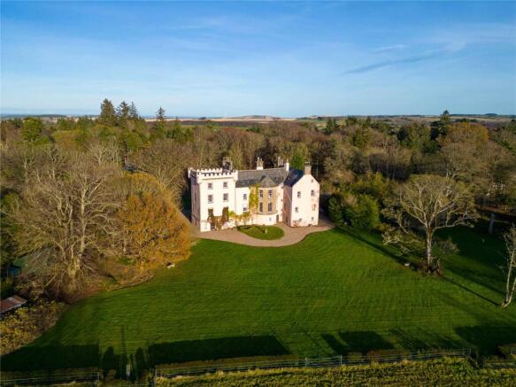 9 bed property, in Castle Of Park, £1,650,000