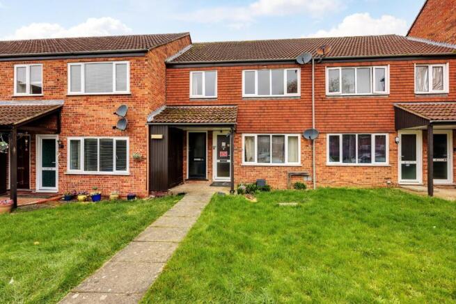 2 bed property, in Forest Glade, £140,000