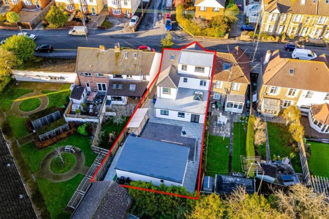 11 bed property, in Mount Hill Road, £975,000