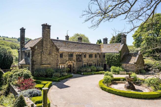 6 bed property, in Sugworth, £2,695,000