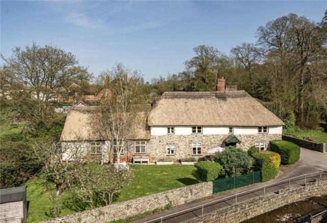 5 bed property, in Gittisham, £699,950