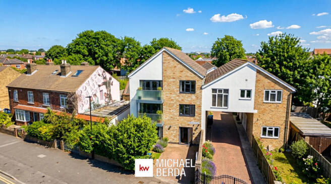 8 bed property, in Gilbert Street, £1,500,000
