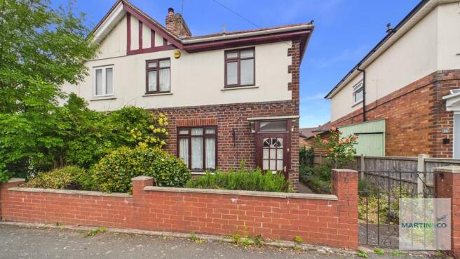3 bed property, in Nevill Street, £200,000
