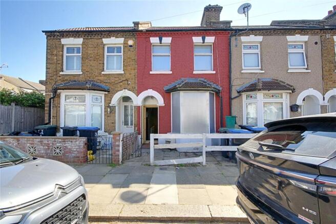 2 bed property, in Nelson Road, £360,000