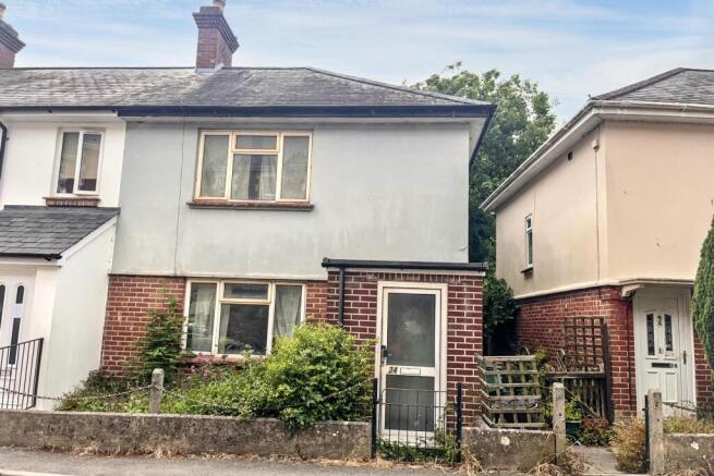2 bed property, in Wallingford Road, £130,000