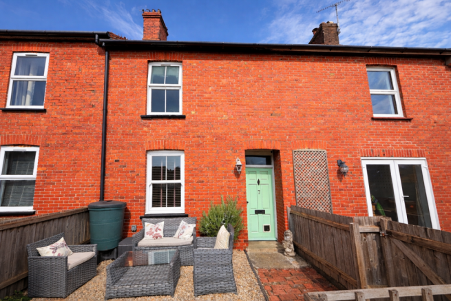 3 bed property, in Gillingham SP8, £259,950