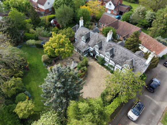 4 bed property, in Mill Lane, £750,000