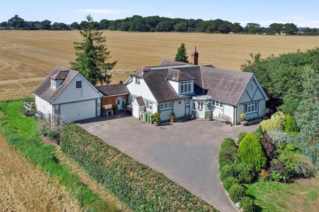 5 bed property, in Mountnessing Road, £1,295,000