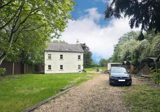5 bed property, in 2 School Lane, £385,000