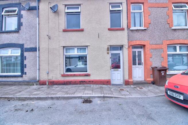3 bed property, in Warne Street, £140,000