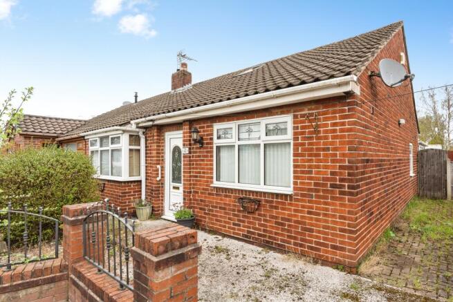 2 bed property, in Lime Grove, £180,000