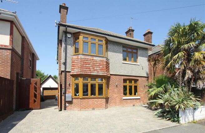 4 bed property, in Mortimer Road, £575,000