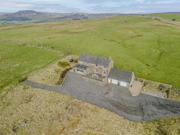 3 bed property, in New Sheepwalk Farm, £800,000