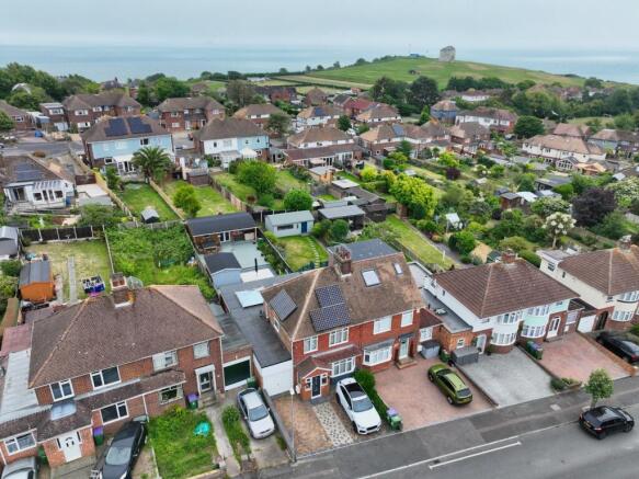 3 bed property, in Warren Way, £525,000