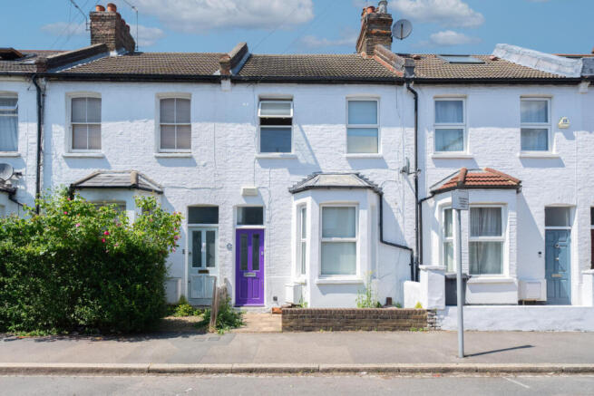 3 bed property, in Brackenbury Road, £735,000