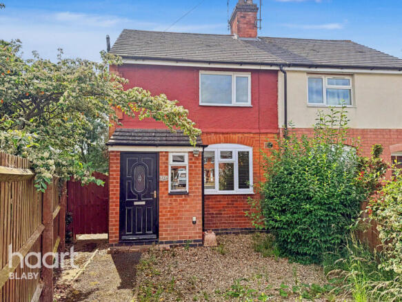 2 bed property, in Spencer Road, £180,000