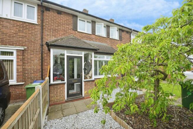 2 bed property, in Avontar Road, £350,000