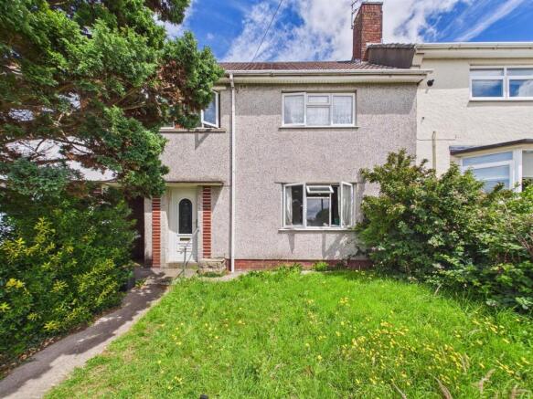 3 bed property, in Kennion Road, £250,000
