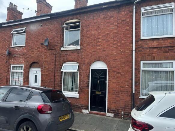 2 bed property, in Stanley Street, £105,000