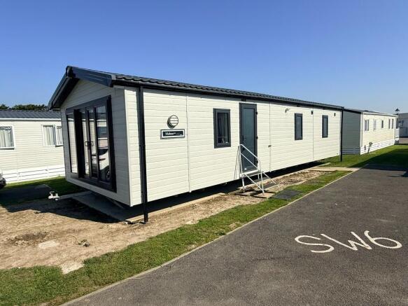 2 bed property, in Rye Harbour Road, £149,995