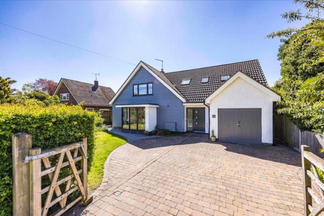 4 bed property, in Station Lane, £625,000