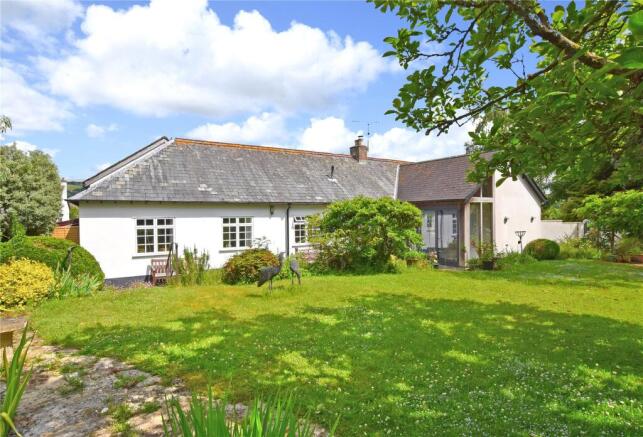 2 bed property, in Ridgeway, £645,000