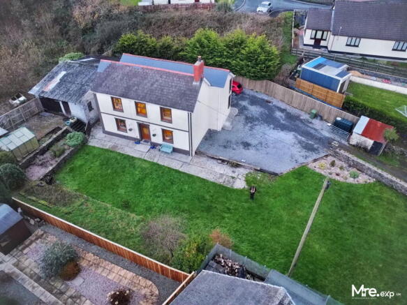 4 bed property, in St. Clears, £325,000